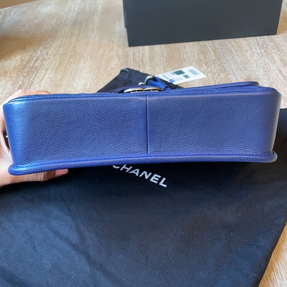 CHANEL 🔥✨Rare✨ Daily Carry Messenger Bag Quilted - Picture 16 of 17